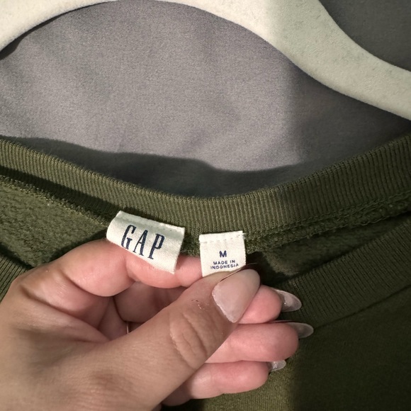 GAP Crewneck - Picture 3 of 3